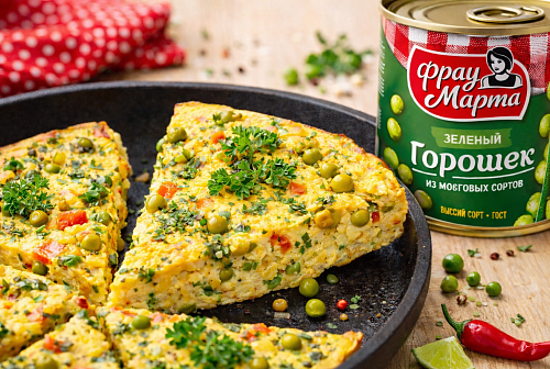 Омлет с кабачком и зеленым горошком 